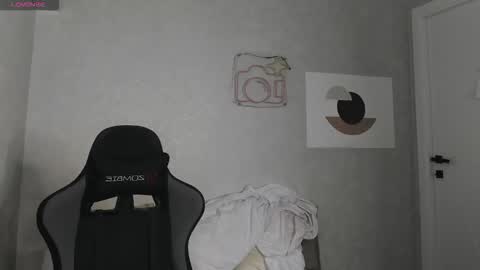 Jennie online show from 12-15-25, 01:32