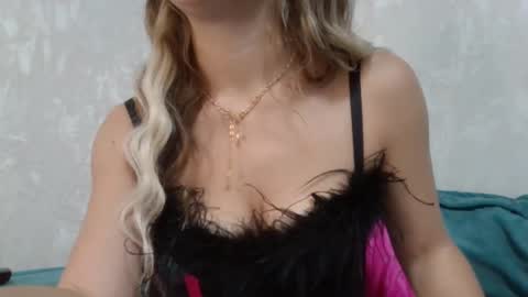 Snapshot of jennifer838 chatting on 12-14-24, 12:44 Jennifer online show from 12-14-24, 12:44