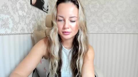 Snapshot of jennifer838 chatting on 10-31-25, 06:20 Jennifer online show from 10-31-25, 06:20