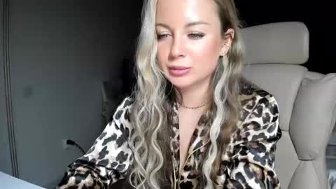 Jennifer online show from 04-29-26, 06:47