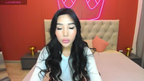 Jennifer online show from 10-01-25, 06:19