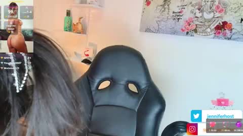 JENNIFER online show from 01-10-26, 03:47