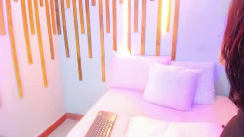 Jennifer vega  online show from 09-15-25, 09:15