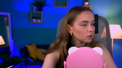 Jennifer online show from 09-10-25, 08:20