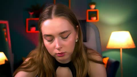 Jennifer online show from 09-20-25, 05:36