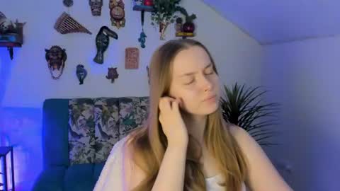 Jennifer online show from 06-11-26, 04:38