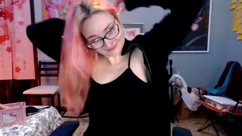 Snapshot of jennifergwen chatting on 02-19-25, 01:29 Jennifer Gwen online show from 02-19-25, 01:29