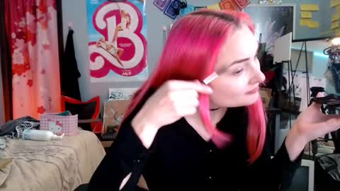 Jennifer Gwen online show from 11-26-25, 02:45