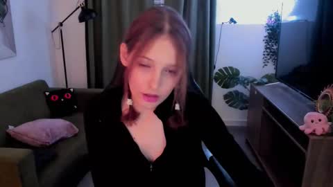 jenniferkiim online show from 10-15-25, 12:05