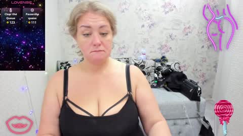 Snapshot of jenniferlight chatting on 12-30-24, 11:28 Jennifer online show from 12-30-24, 11:28