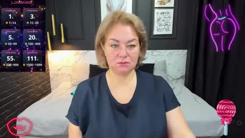 Snapshot of jenniferlight chatting on 02-22-25, 01:13 Jennifer online show from 02-22-25, 01:13