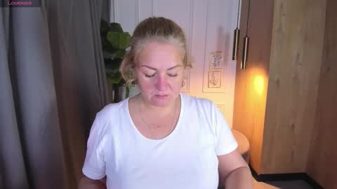 Snapshot of jenniferlight chatting on 10-12-25, 03:00 Jennifer online show from 10-12-25, 03:00