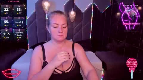 Snapshot of jenniferlight chatting on 11-10-25, 02:54 Jennifer online show from 11-10-25, 02:54