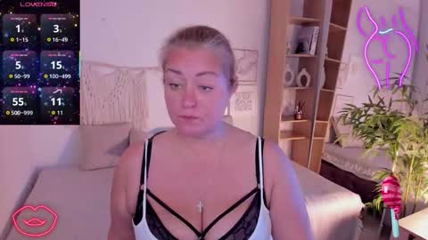 Snapshot of jenniferlight chatting on 11-14-25, 03:55 Jennifer online show from 11-14-25, 03:55