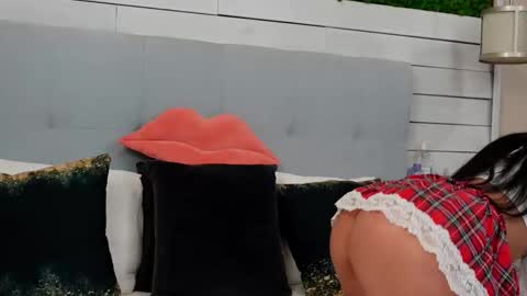 JenniferLovve online show from 09-18-25, 03:52