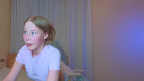 Snapshot of jenny_angelok chatting on 12-15-24, 01:11 Next broadcast on December 05 subject to change online show from 12-15-24, 01:11