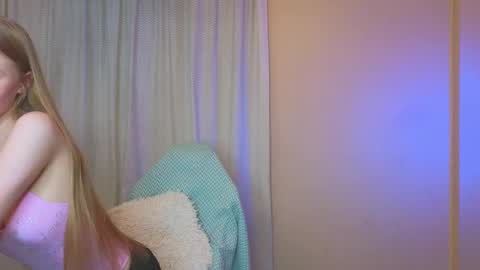 Snapshot of jenny_angelok chatting on 12-25-24, 11:43 Next broadcast on December 05 subject to change online show from 12-25-24, 11:43