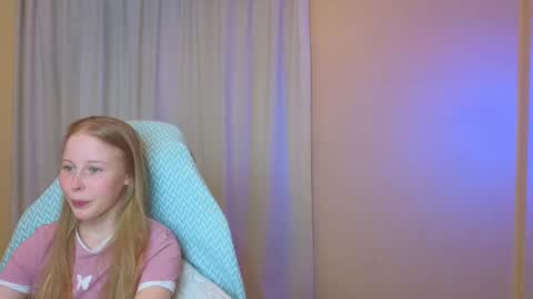 Snapshot of jenny_angelok chatting on 01-06-25, 01:19 Next broadcast on December 05 subject to change online show from 01-06-25, 01:19