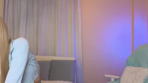 Snapshot of jenny_angelok chatting on 01-24-25, 09:49 Next broadcast on December 05 subject to change online show from 01-24-25, 09:49