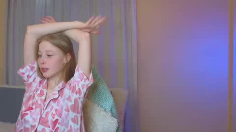 Snapshot of jenny_angelok chatting on 03-06-25, 09:03 Next broadcast on December 05 subject to change online show from 03-06-25, 09:03