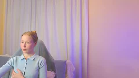 Snapshot of jenny_angelok chatting on 10-20-25, 11:10 Next broadcast on December 05 subject to change online show from 10-20-25, 11:10