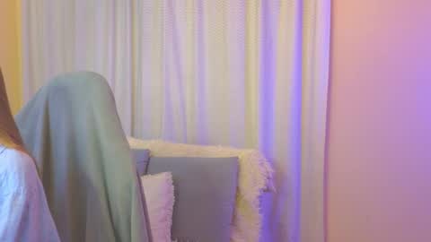 Snapshot of jenny_angelok chatting on 11-20-25, 12:27 Next broadcast on December 05 subject to change online show from 11-20-25, 12:27