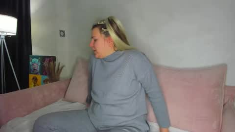 Jenny online show from 02-24-26, 01:25