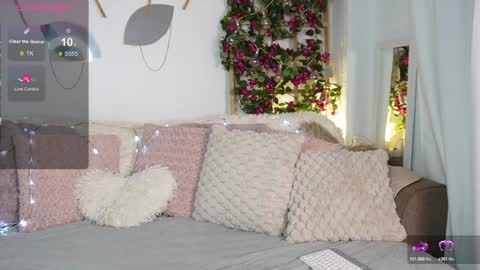 Snapshot of jenny_roberts96 chatting on 01-30-25, 08:21 Jenny Roberts online show from 01-30-25, 08:21