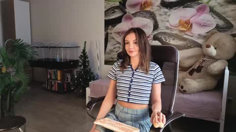 jennycutey online show from 01-19-25, 04:33