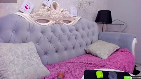 Jenny Ferguson online show from 03-04-25, 01:45