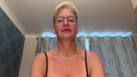 Snapshot of jennyhazel69 chatting on 09-24-25, 01:14 JennyHazel online show from 09-24-25, 01:14