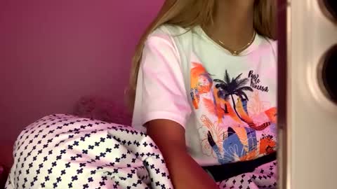 Snapshot of jennymylove69 chatting on 09-24-25, 02:20 My LOLITA  online show from 09-24-25, 02:20