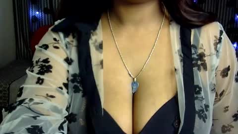 Snapshot of jennysinghaniya chatting on 12-12-24, 11:40 jenny online show from 12-12-24, 11:40