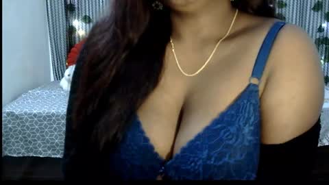 Snapshot of jennysinghaniya chatting on 01-08-25, 03:07 jenny online show from 01-08-25, 03:07