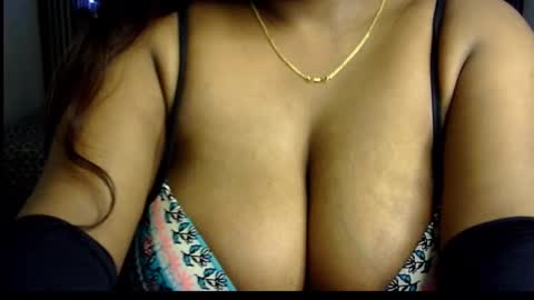 Snapshot of jennysinghaniya chatting on 03-11-25, 03:56 jenny online show from 03-11-25, 03:56