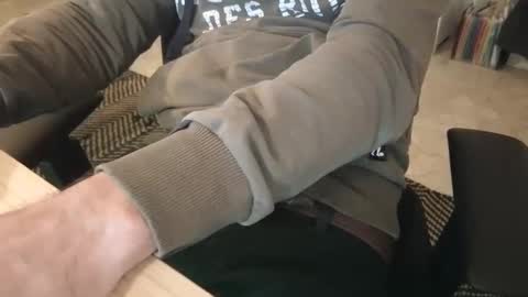 Snapshot of jeremie18cms chatting on 12-20-24, 08:45 Machine Sperme online show from 12-20-24, 08:45