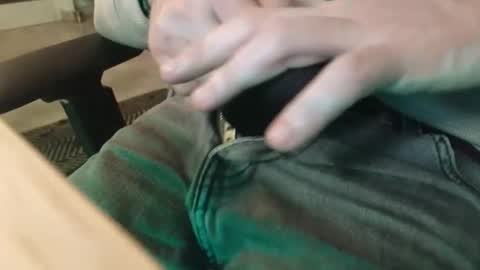 Snapshot of jeremie18cms chatting on 01-21-25, 08:32 Machine Sperme online show from 01-21-25, 08:32