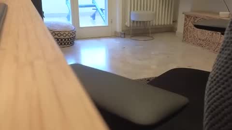 Snapshot of jeremie18cms chatting on 03-01-25, 03:27 Machine Sperme online show from 03-01-25, 03:27