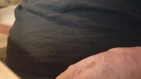 Snapshot of jeremie18cms chatting on 03-07-25, 08:33 Machine Sperme online show from 03-07-25, 08:33