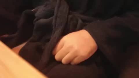 Snapshot of jeremie18cms chatting on 11-09-25, 08:51 Machine Sperme online show from 11-09-25, 08:51