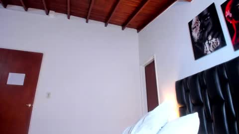 Snapshot of jeremmy_5_ chatting on 01-29-25, 04:30 Jeremmy online show from 01-29-25, 04:30