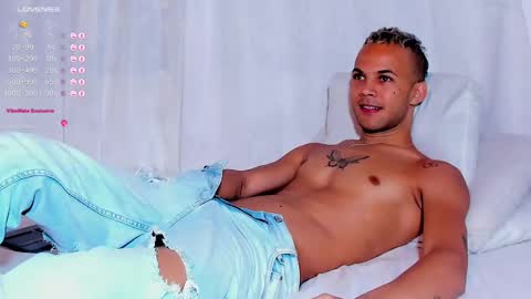 Snapshot of jeremmy_5_ chatting on 02-19-25, 12:22 Jeremmy online show from 02-19-25, 12:22