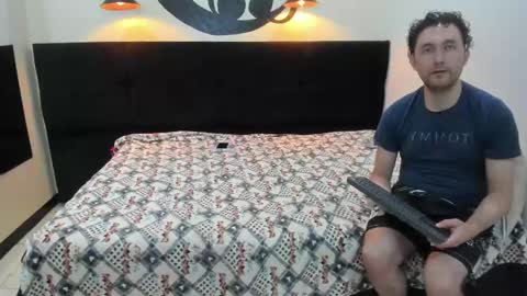 Snapshot of jeremmyandstacy chatting on 02-25-25, 06:42 Jeremmyandstacy online show from 02-25-25, 06:42