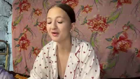 Snapshot of jeremybeute chatting on 07-18-26, 04:22 Adel3 online show from 07-18-26, 04:22