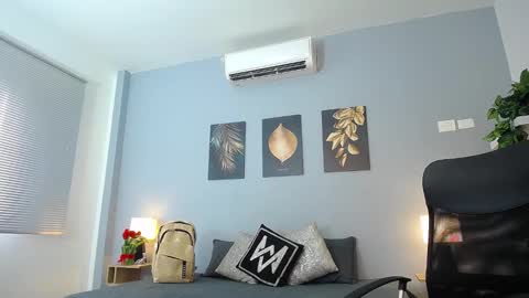 Jeremy Lowe online show from 12-12-24, 01:06