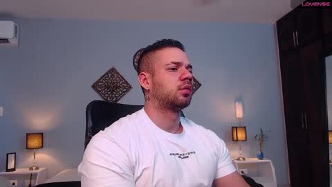 Jeremy Lowe online show from 01-10-25, 01:09