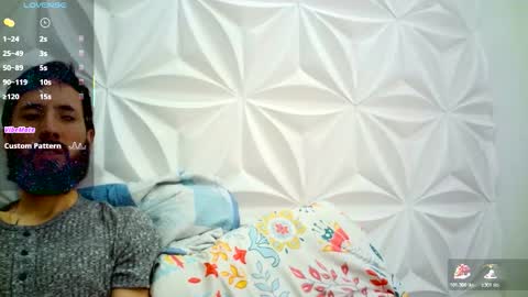 Snapshot of jerryandjessicaa chatting on 12-14-25, 05:07 Jess y Jerry online show from 12-14-25, 05:07