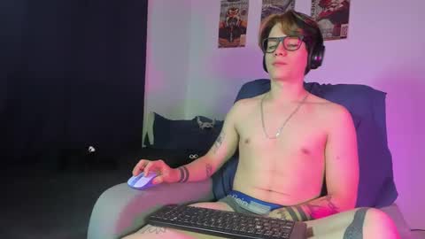 Angelo online show from 10-11-25, 02:33