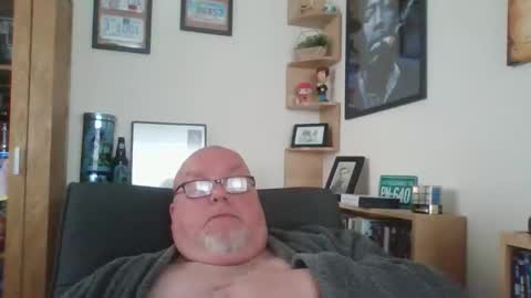 Snapshot of jerseyhammer01 chatting on 05-07-26, 07:36 Harry online show from 05-07-26, 07:36