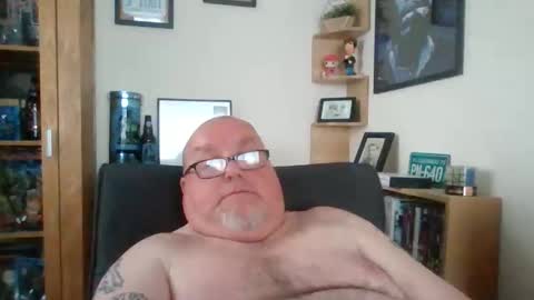 Snapshot of jerseyhammer01 chatting on 05-23-26, 06:12 Harry online show from 05-23-26, 06:12